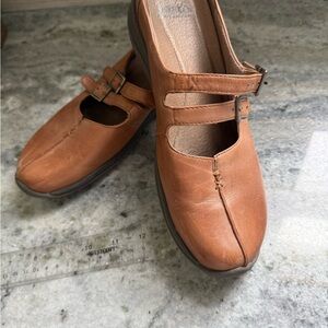 Earth Women's Tan Leather Double-Strap Mary Jane Loafers